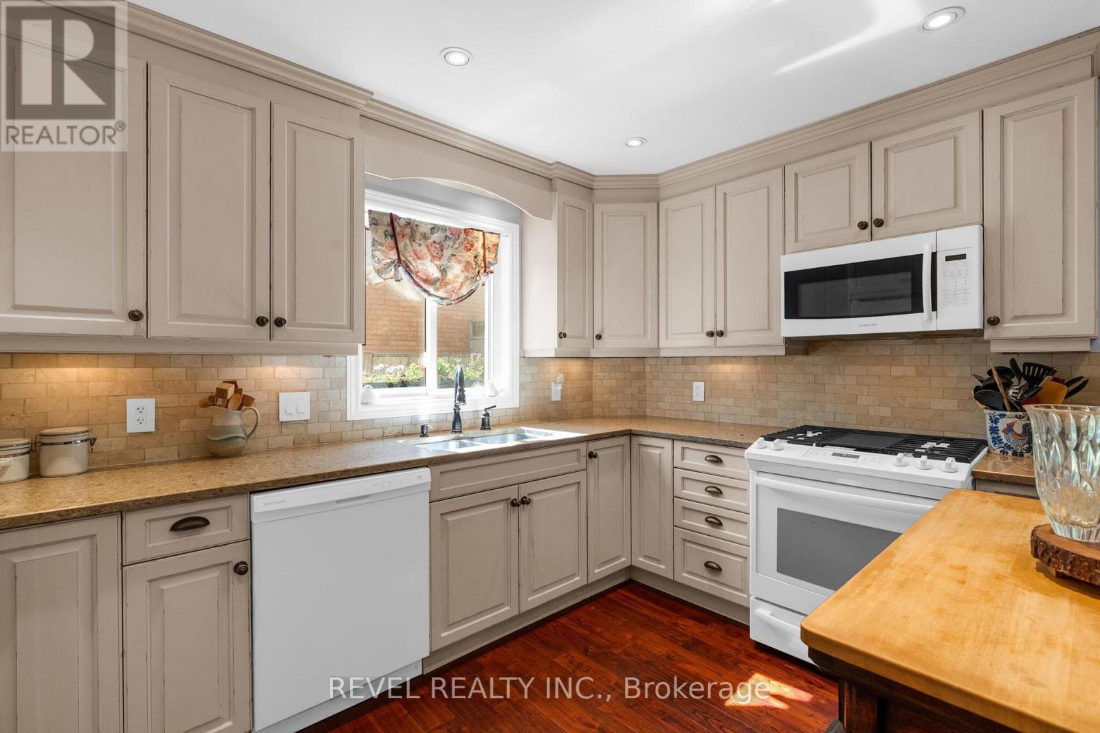 33 Falling Brook Drive, Barrie, ON