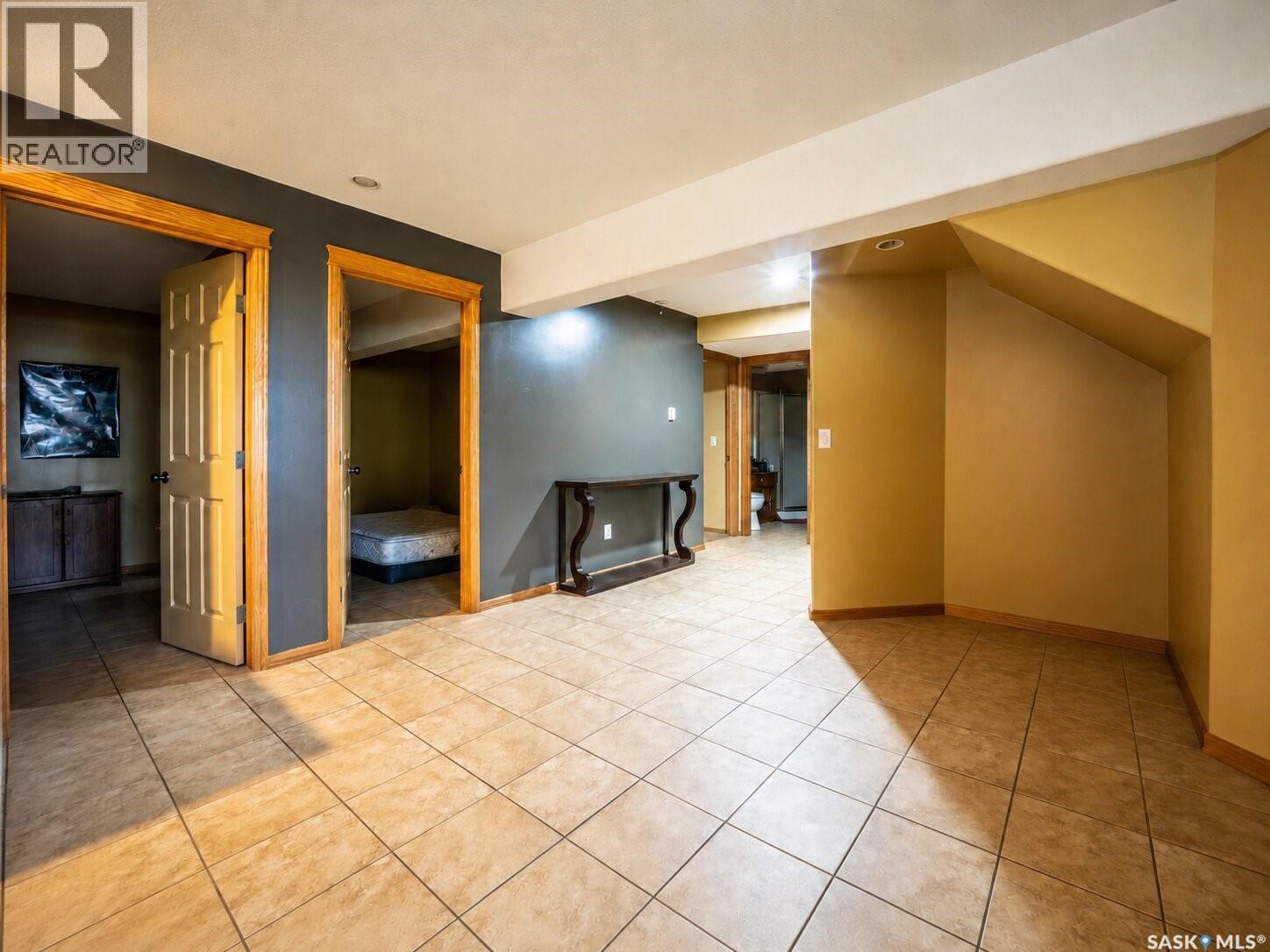 703 Beechmont Lane, Saskatoon, SK