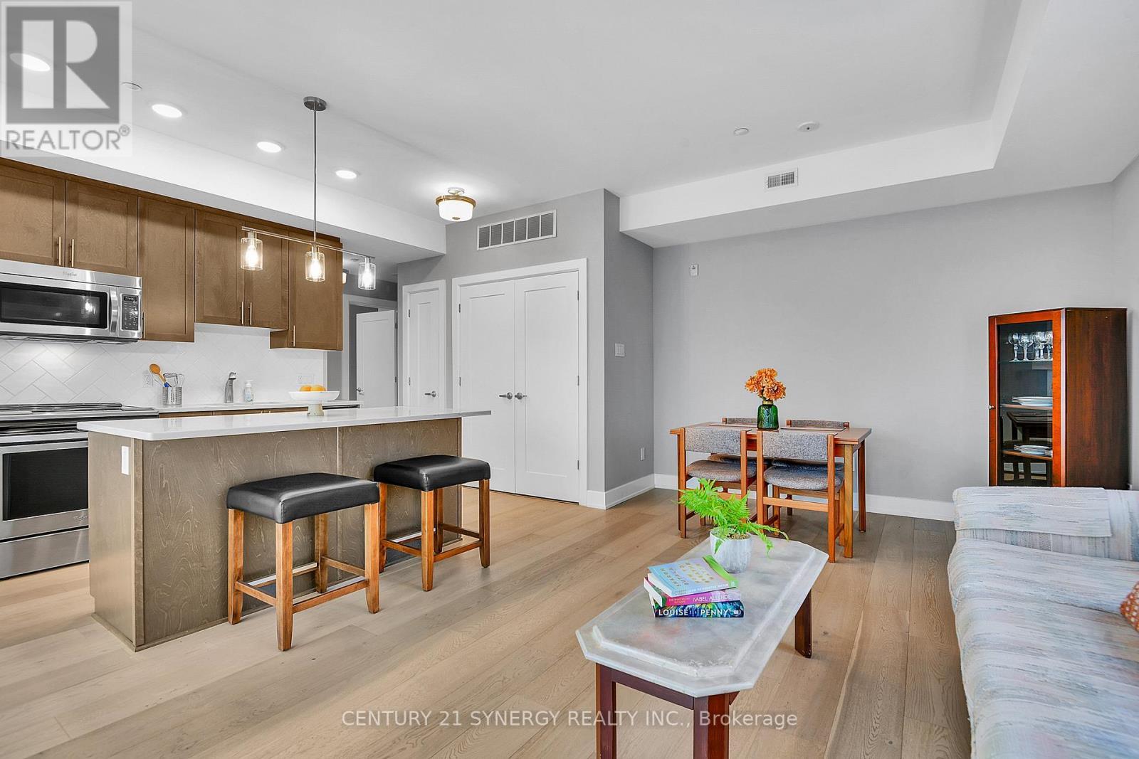 201 - 615 Longfields Drive, Ottawa, ON - Indoor
