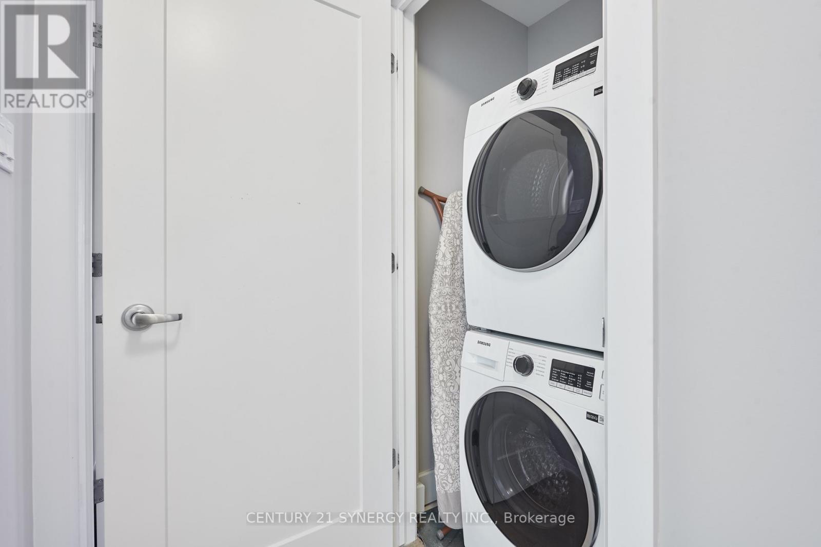 201 - 615 Longfields Drive, Ottawa, ON - Indoor Photo Showing Laundry Room