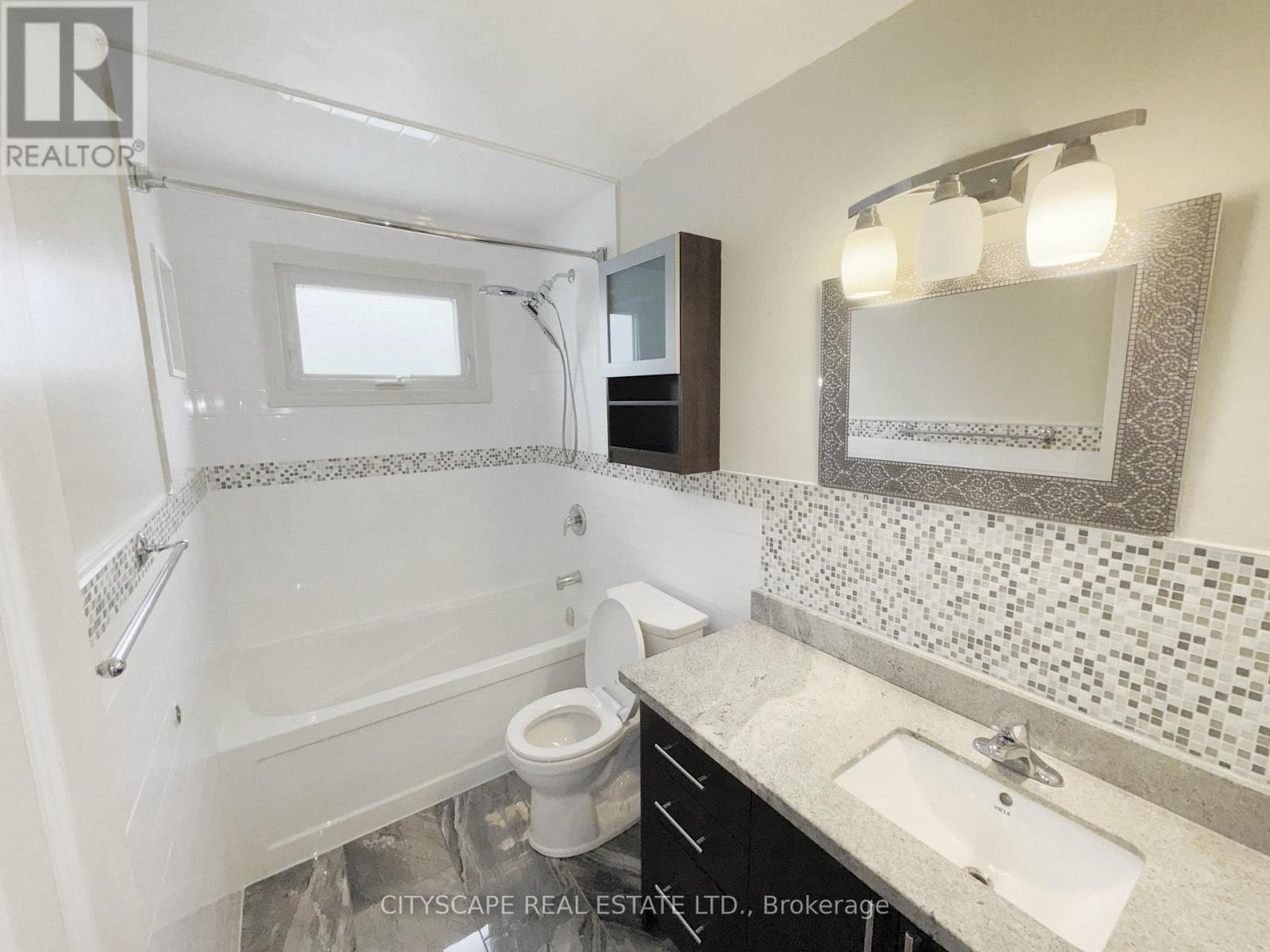 4pc Main Bathroom - 3720 Brandon Gate Drive, Mississauga, ON