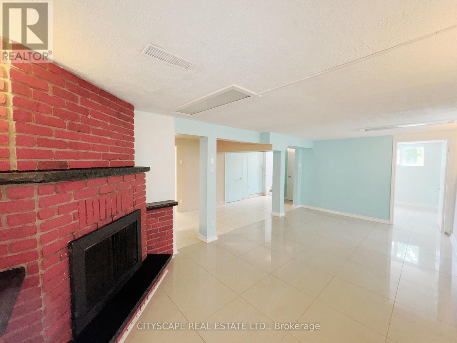 Stairs to Basement - 3720 Brandon Gate Drive, Mississauga, ON