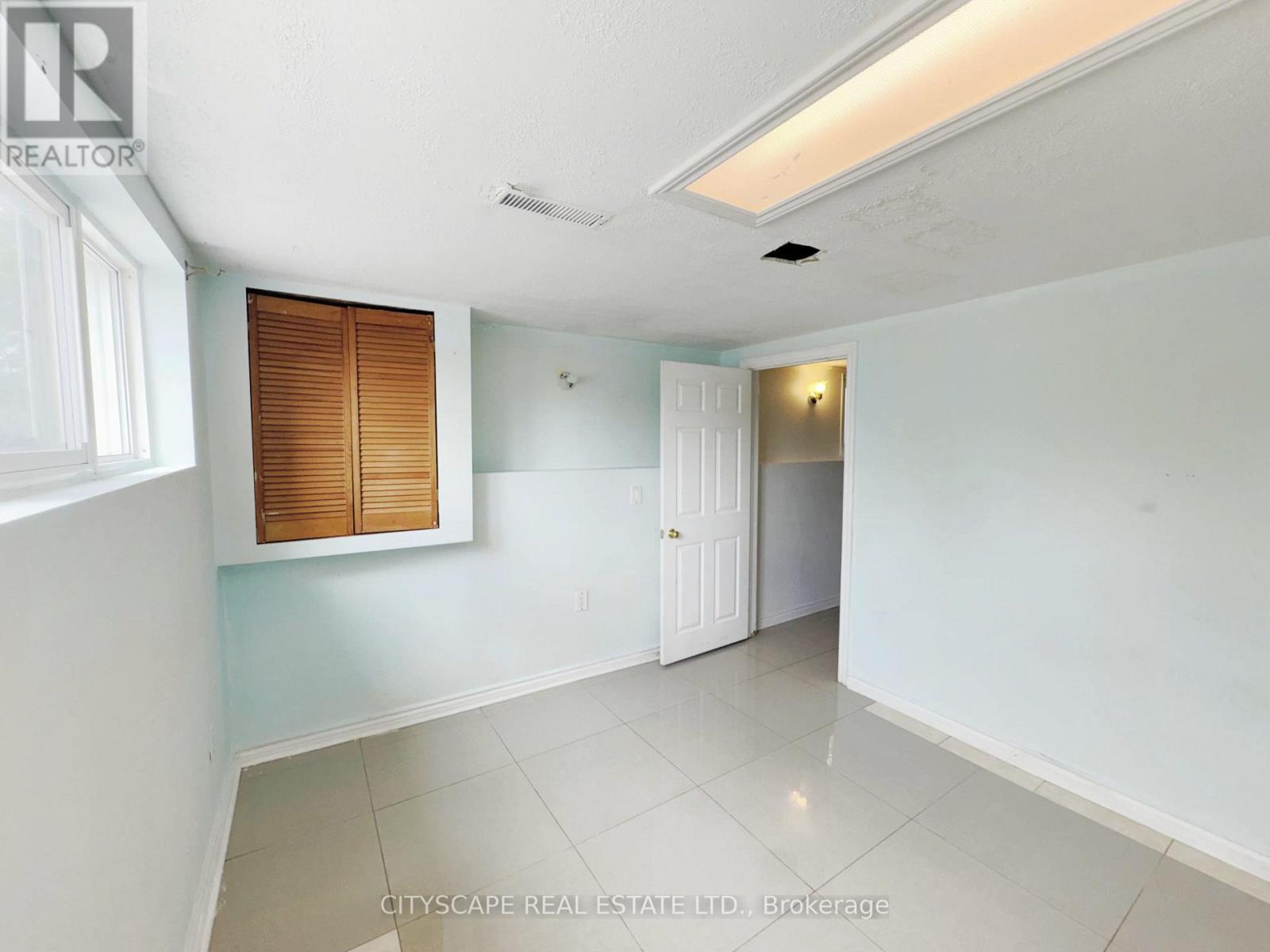 Basement Bedroom - 3720 Brandon Gate Drive, Mississauga, ON