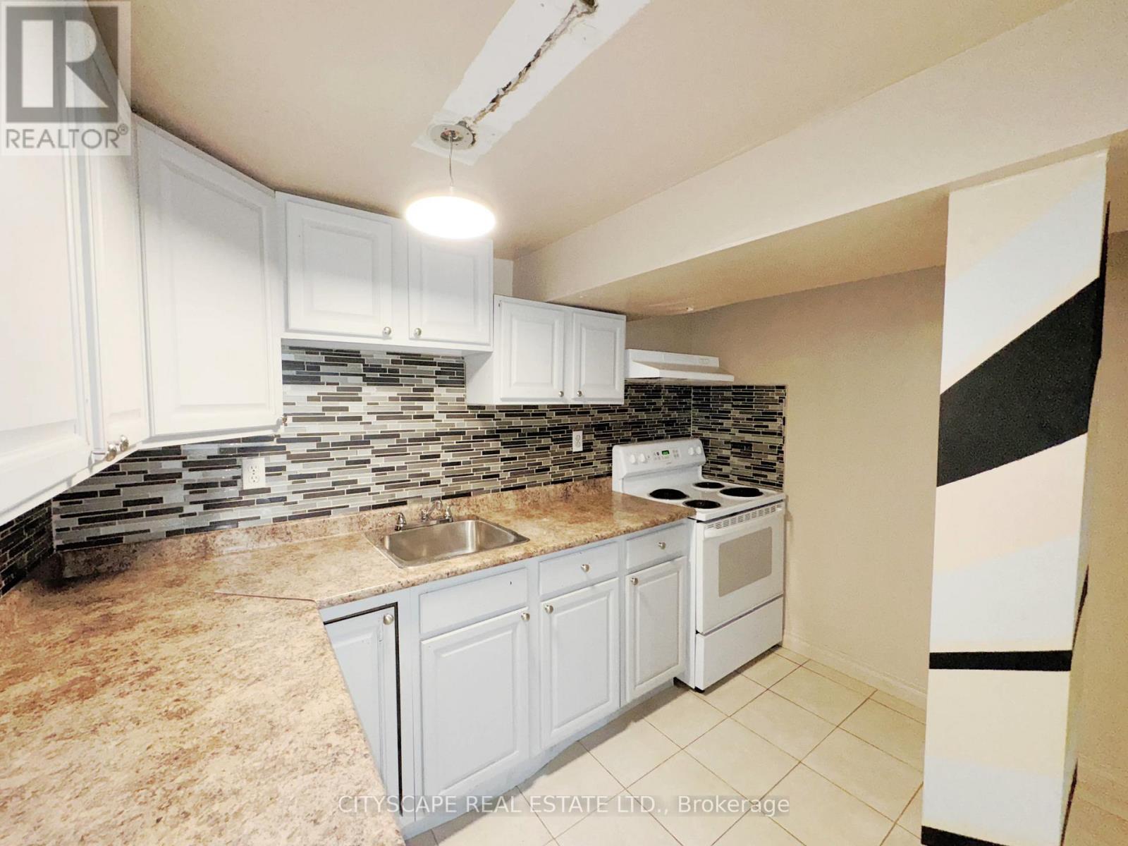Basement: Kitchen - 3720 Brandon Gate Drive, Mississauga, ON