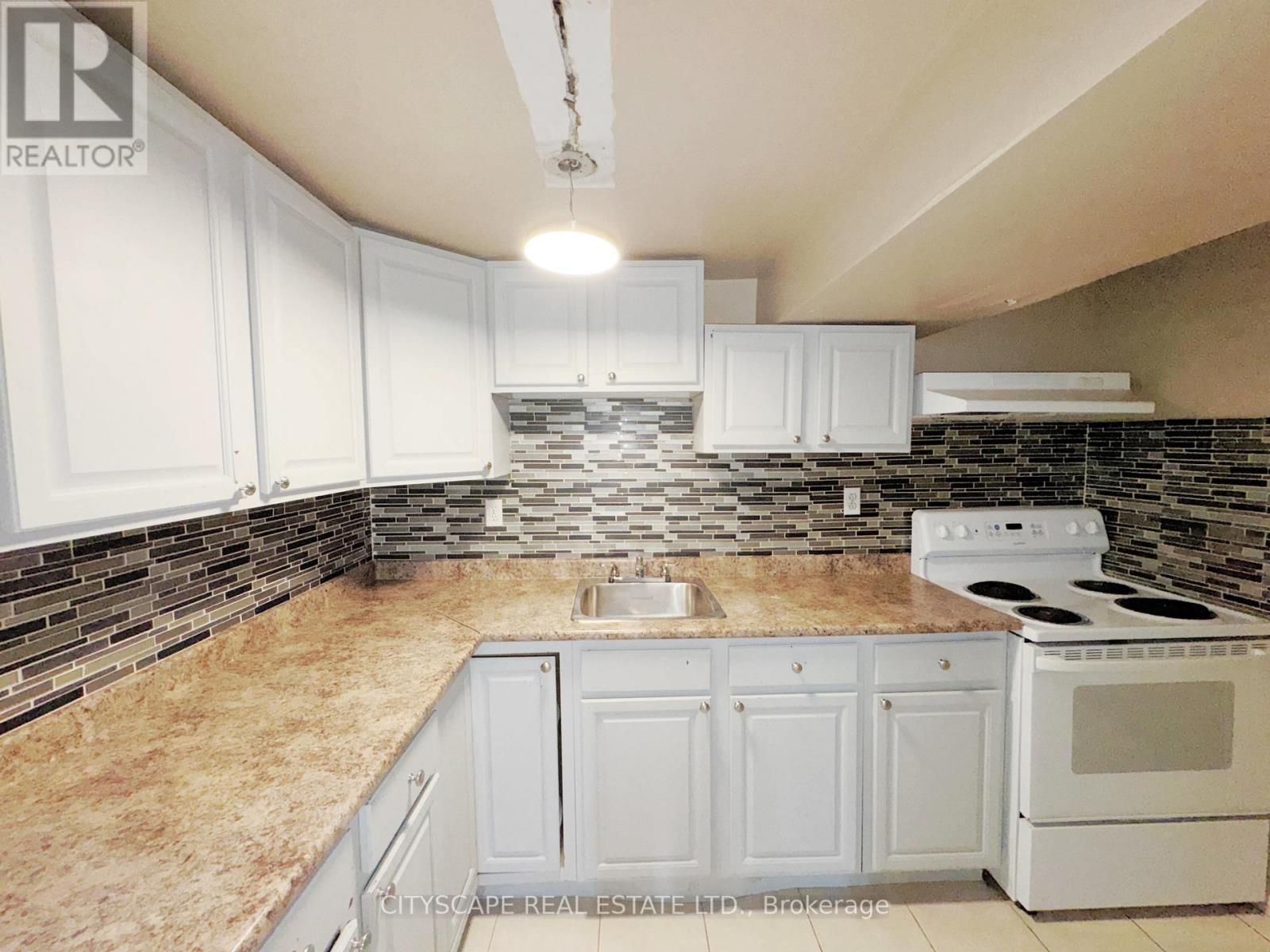 Basement: Kitchen - 3720 Brandon Gate Drive, Mississauga, ON