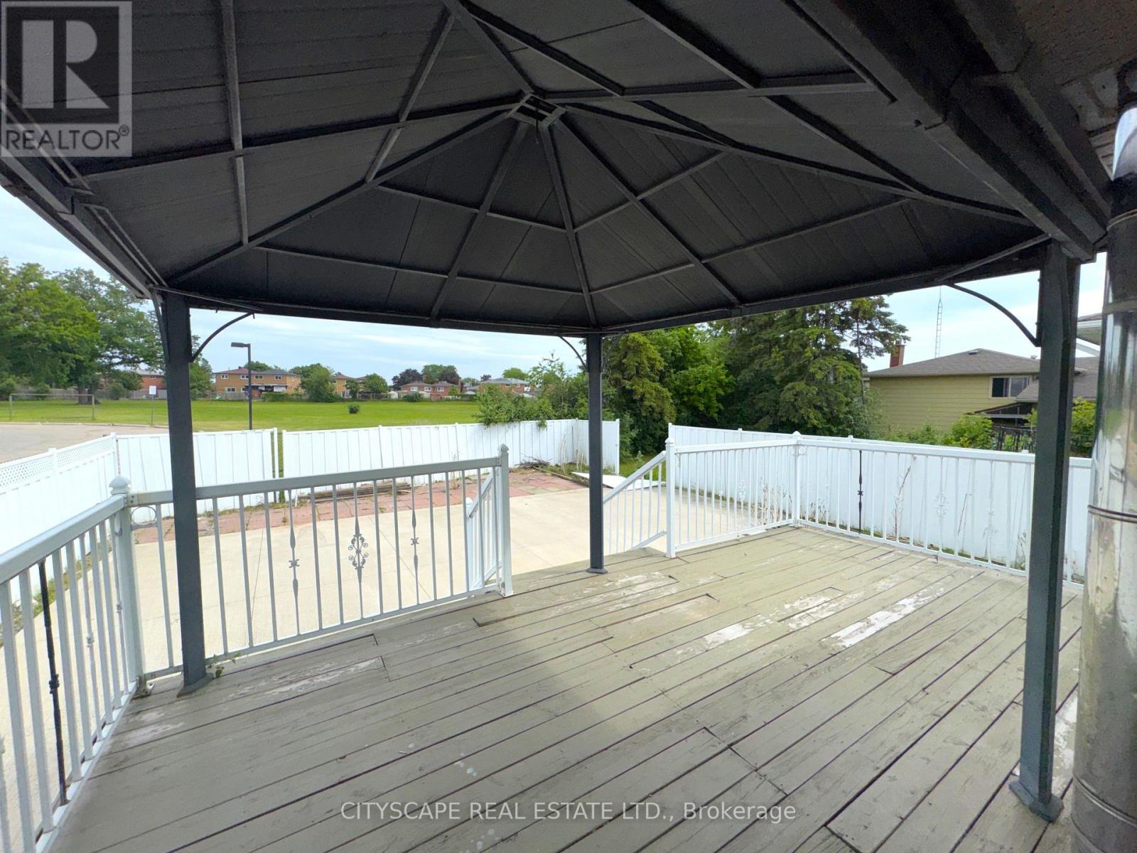 Deck - 3720 Brandon Gate Drive, Mississauga, ON