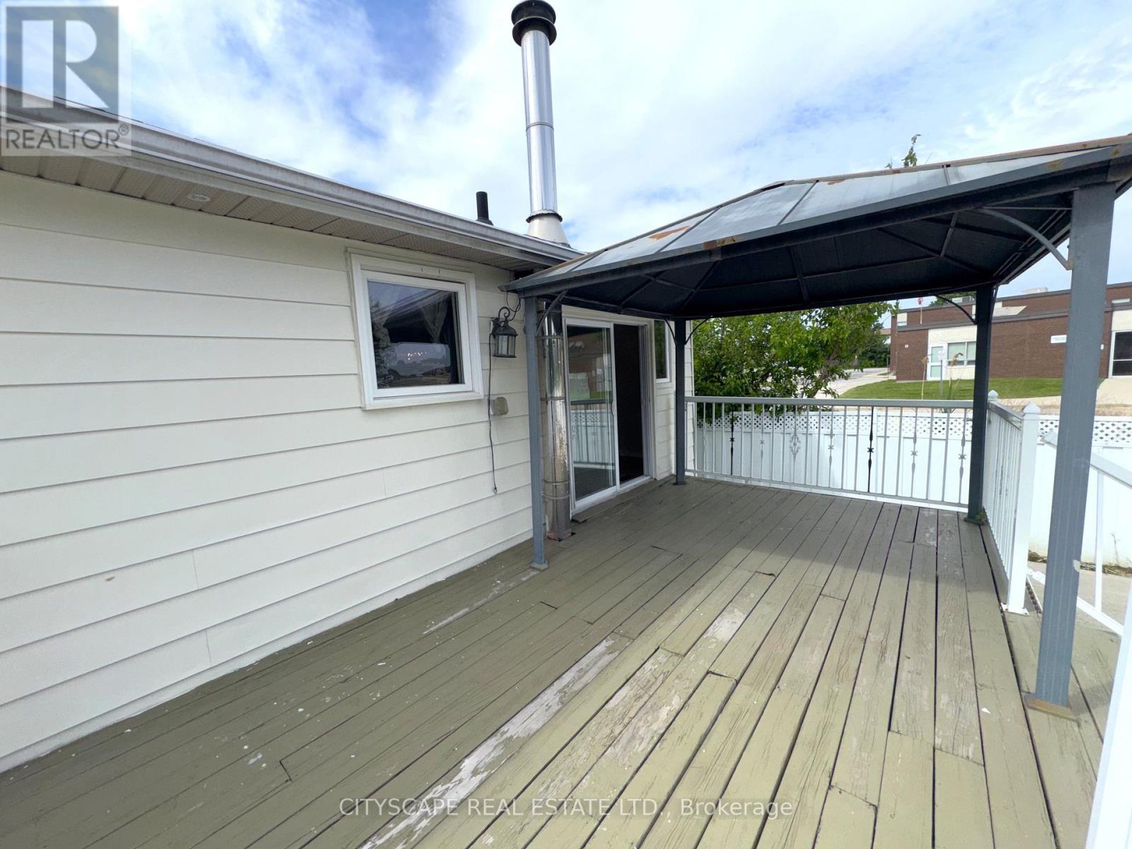 Deck - 3720 Brandon Gate Drive, Mississauga, ON