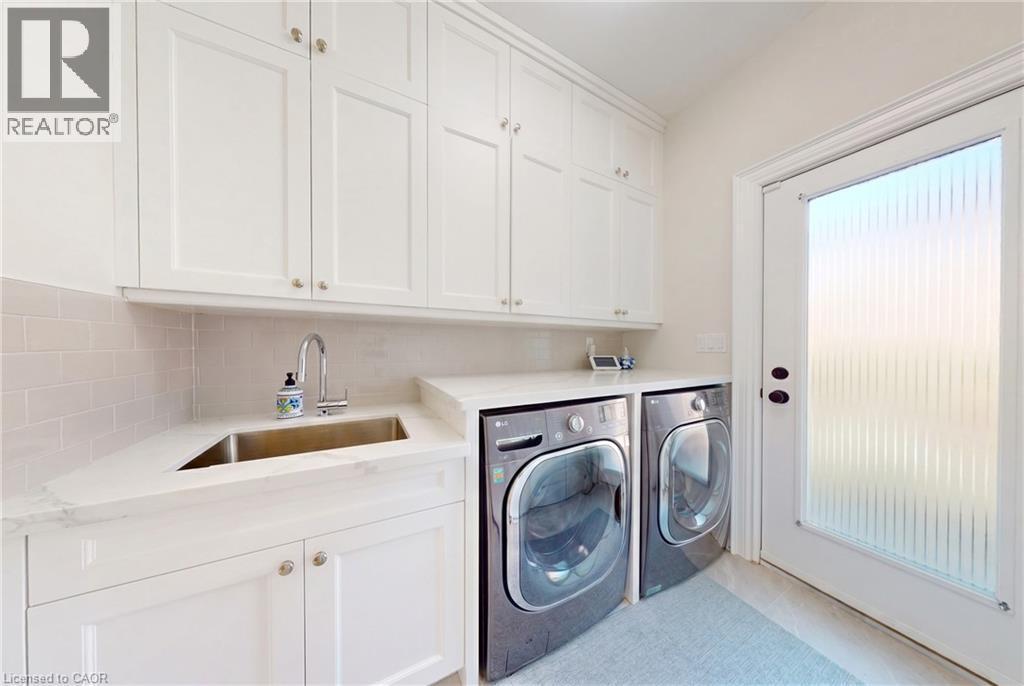 33 Golfview Crescent, Dundas, ON