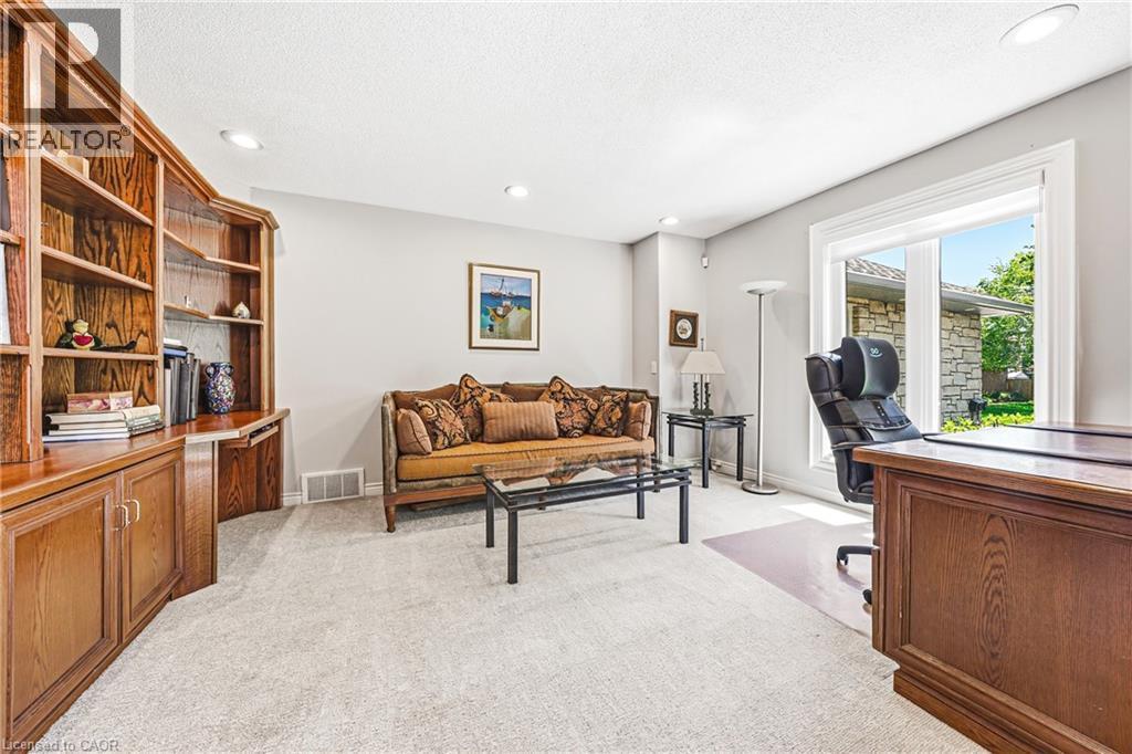 33 Golfview Crescent, Dundas, ON