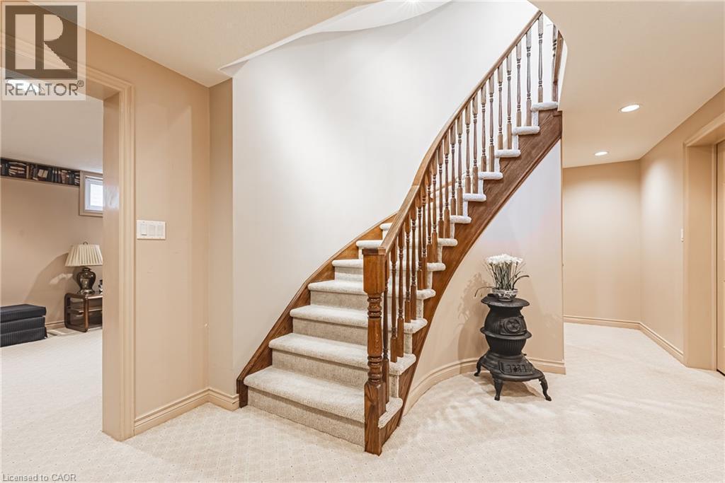 33 Golfview Crescent, Dundas, ON