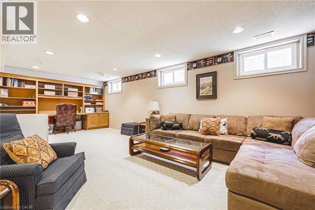 33 Golfview Crescent, Dundas, ON