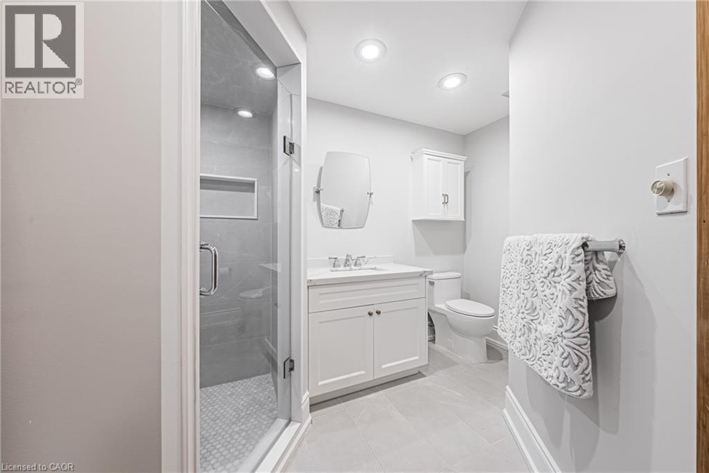 33 Golfview Crescent, Dundas, ON