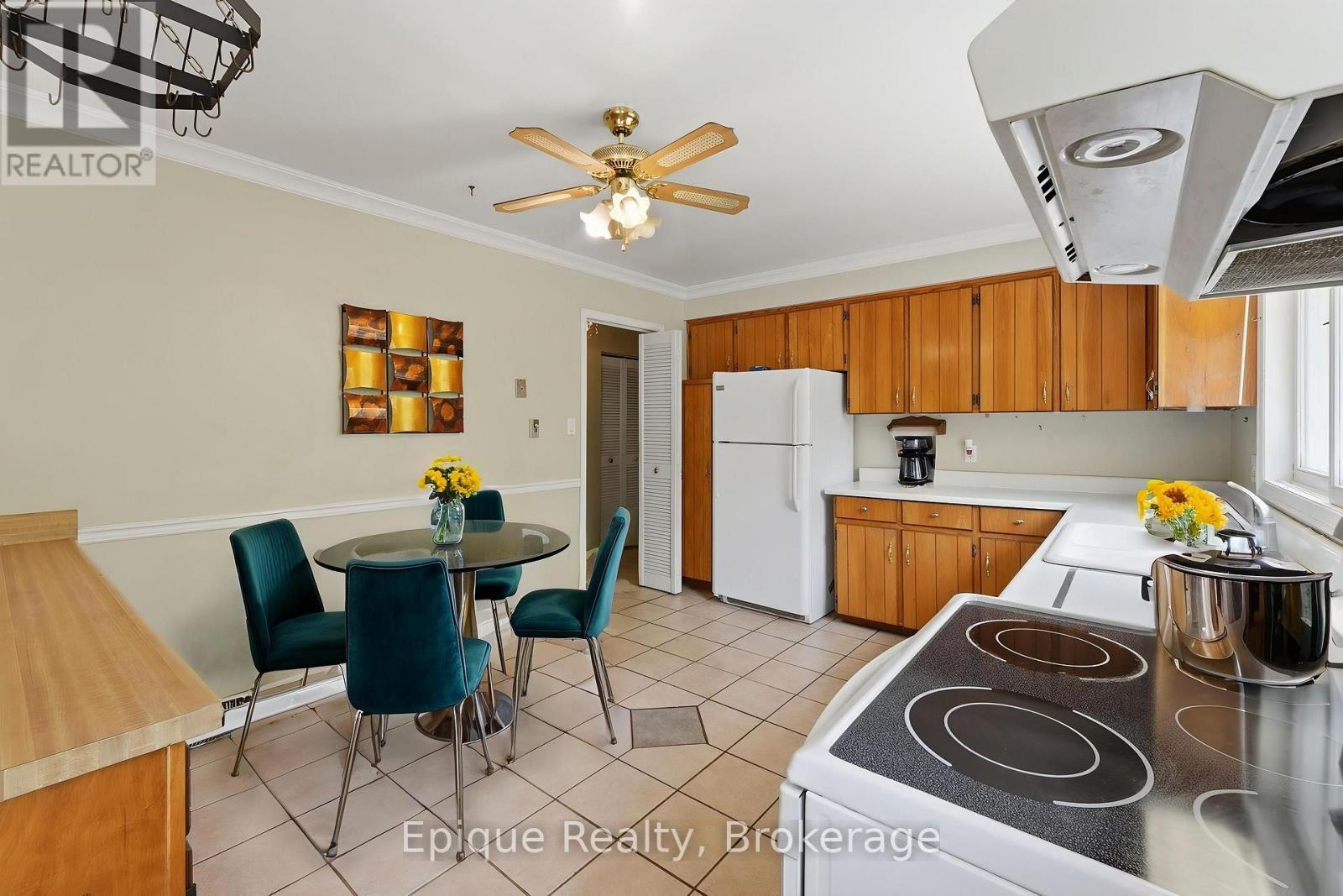 virtually staged - 50 Combermere Crescent, Waterloo, ON