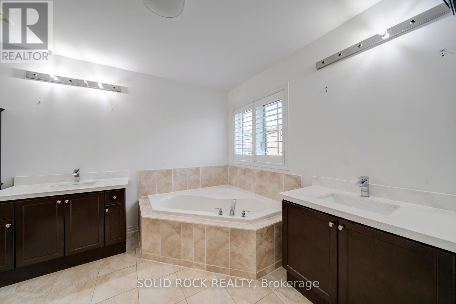 Primary Ensuite - 32 Albert Roffey Crescent, Markham, ON