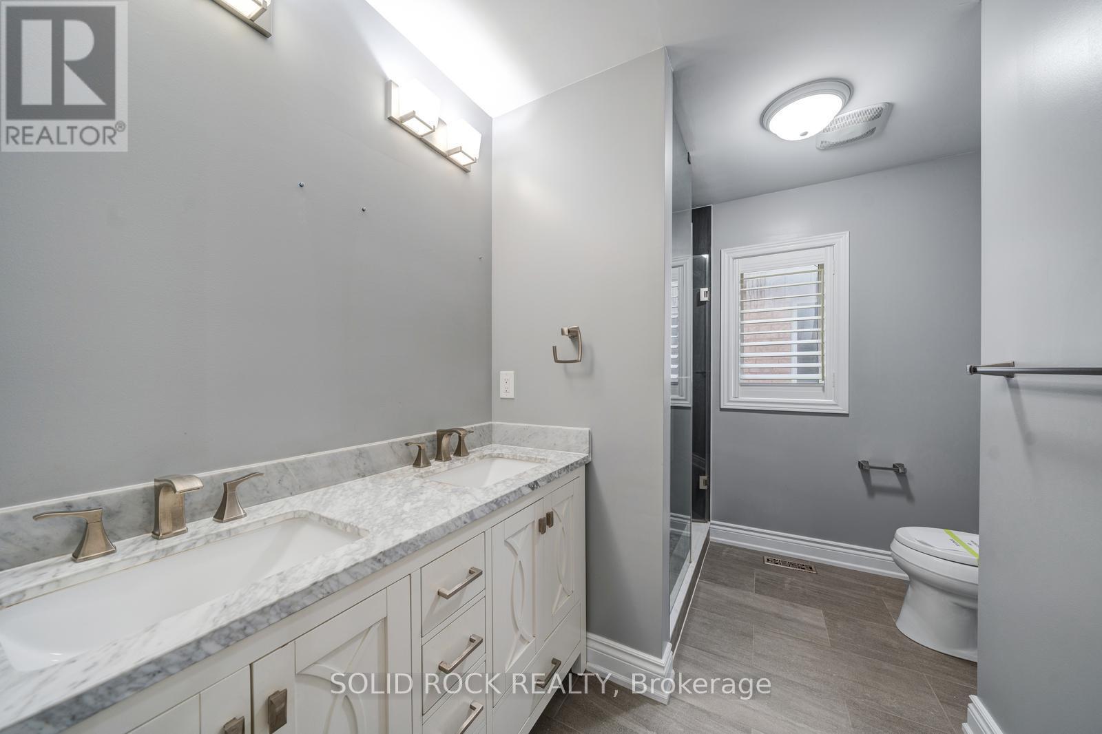 Full Bathroom - 32 Albert Roffey Crescent, Markham, ON