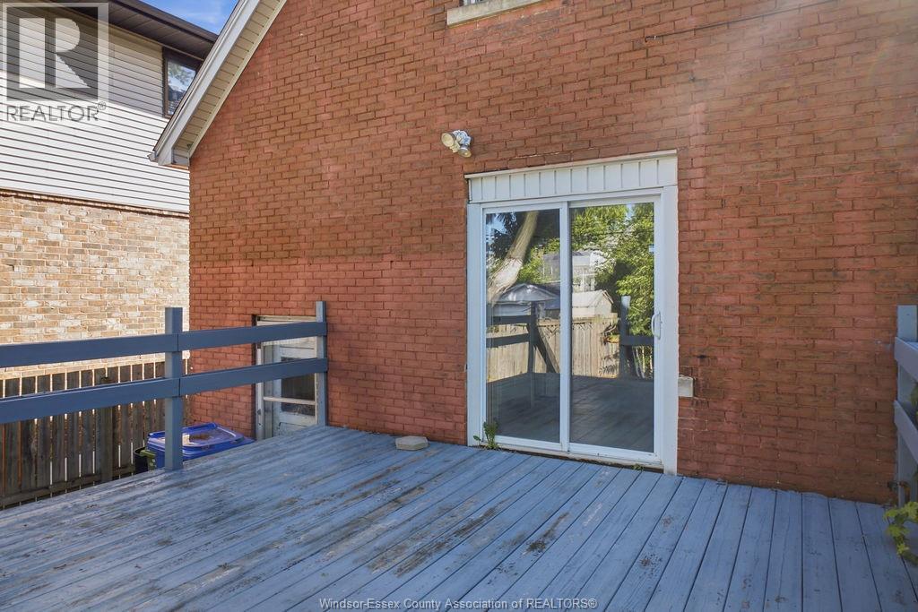 977 Gladstone, Windsor, ON