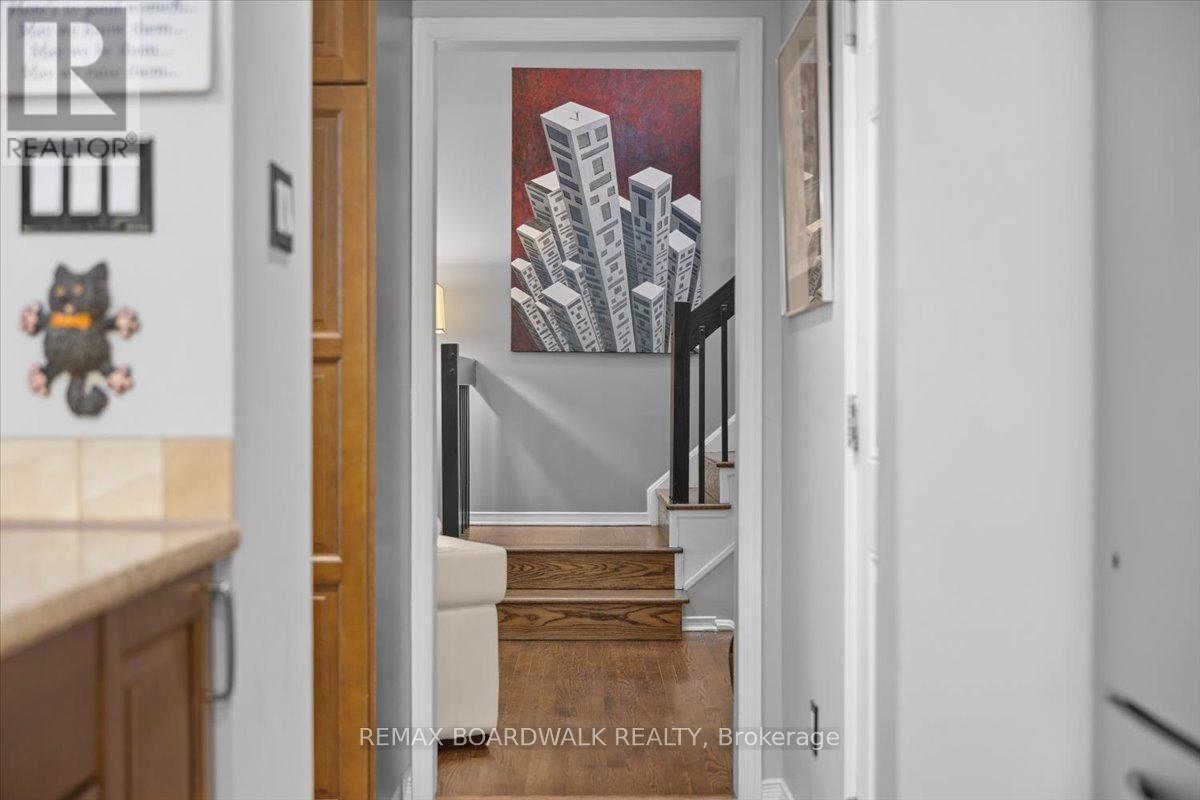 24 Hackett Street, Ottawa, ON