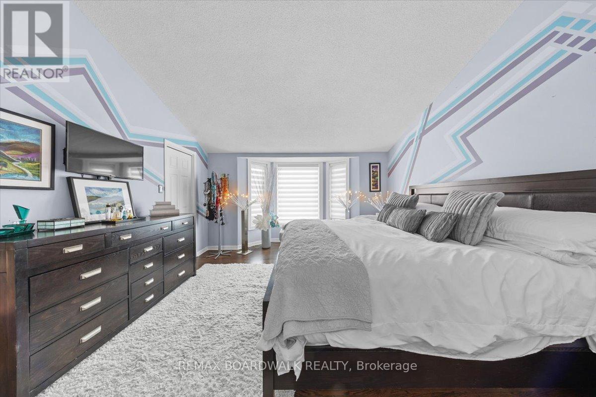 24 Hackett Street, Ottawa, ON