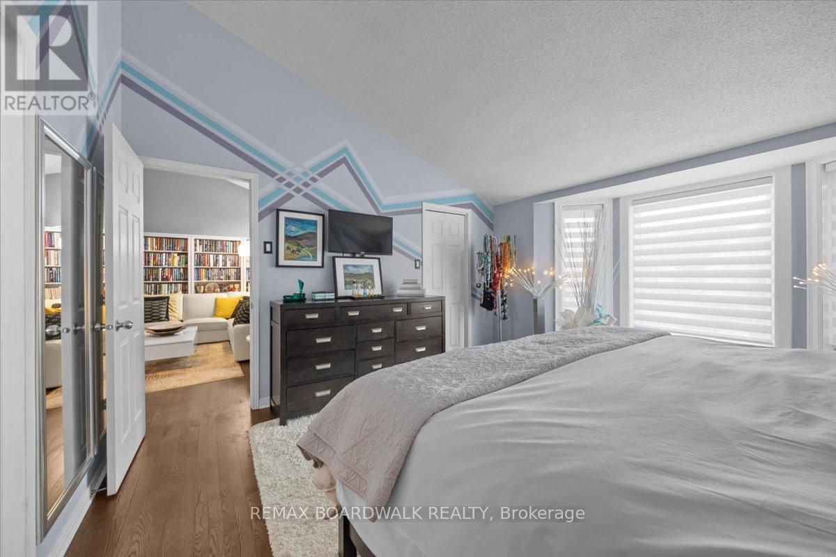 24 Hackett Street, Ottawa, ON