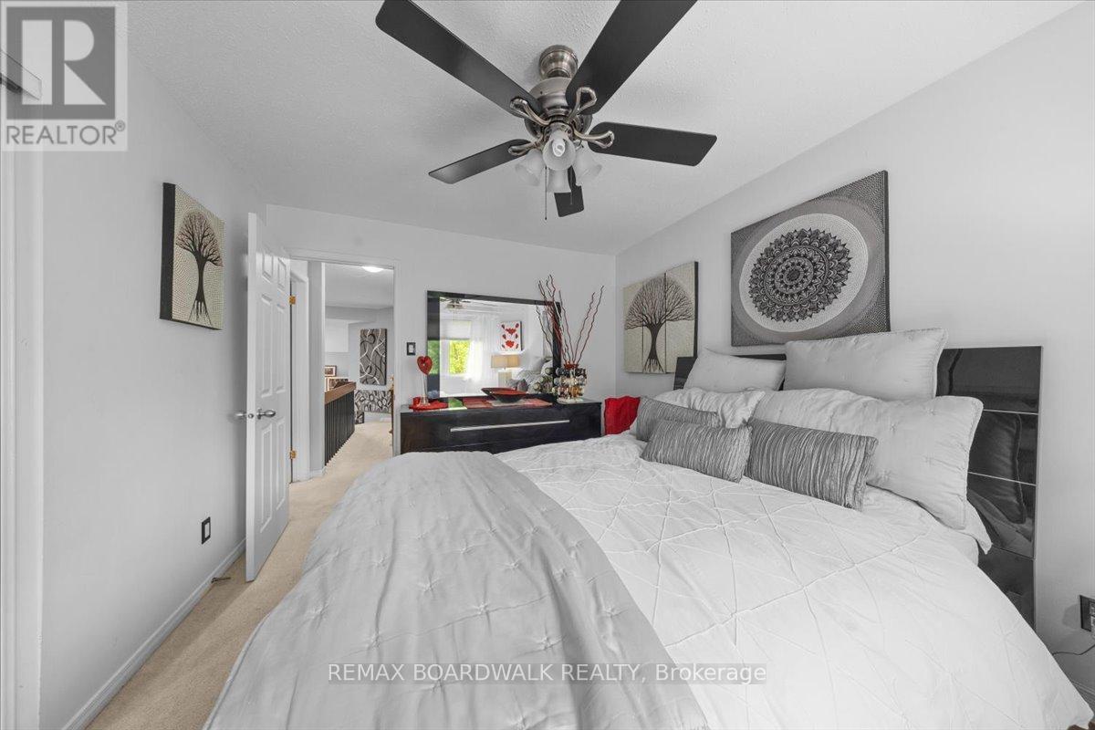 24 Hackett Street, Ottawa, ON