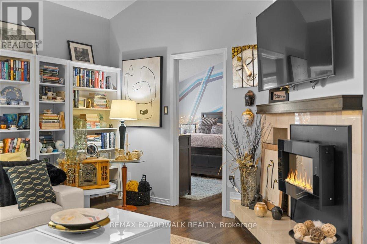 24 Hackett Street, Ottawa, ON