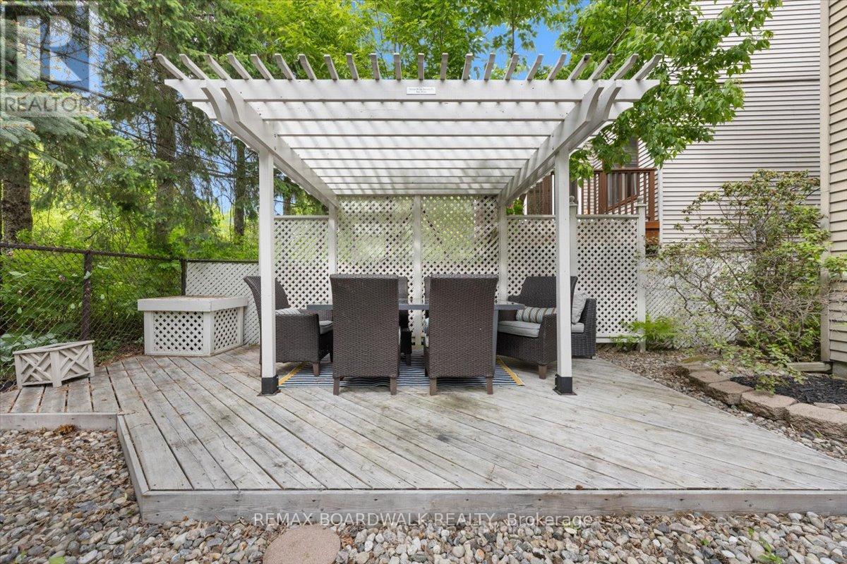 24 Hackett Street, Ottawa, ON