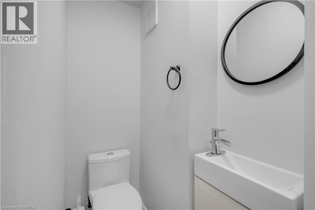 210 Golden Orchard Drive, Hamilton, ON
