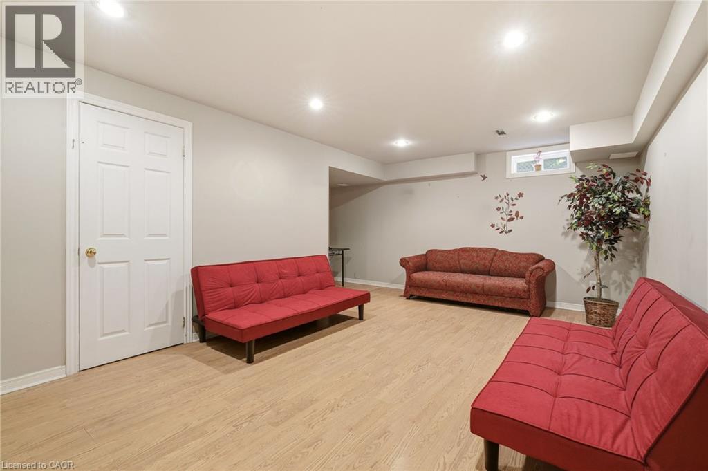 4413 Peter Drive, Burlington, ON