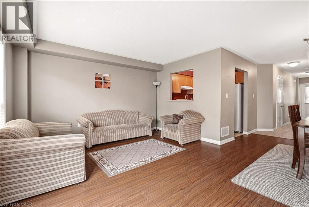 Living room - 4413 Peter Drive, Burlington, ON