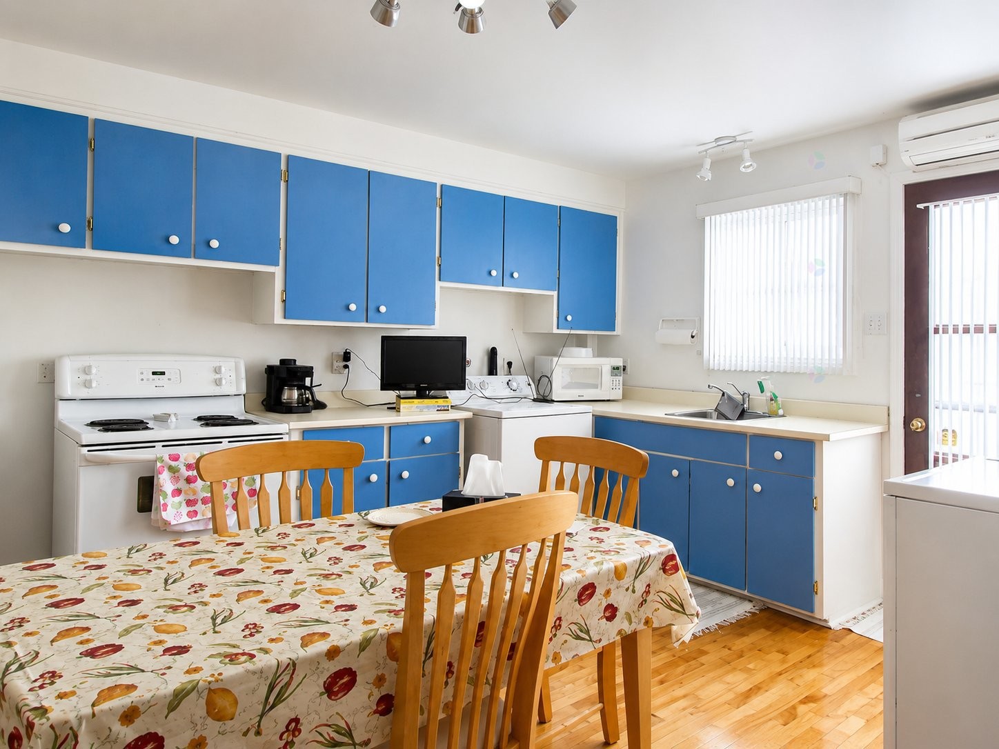 Kitchen - 2213 Rue Denonville, Montréal (Le Sud-Ouest), QC