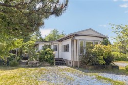 #16-911 Campbell St Tofino, BC V0R 2Z0