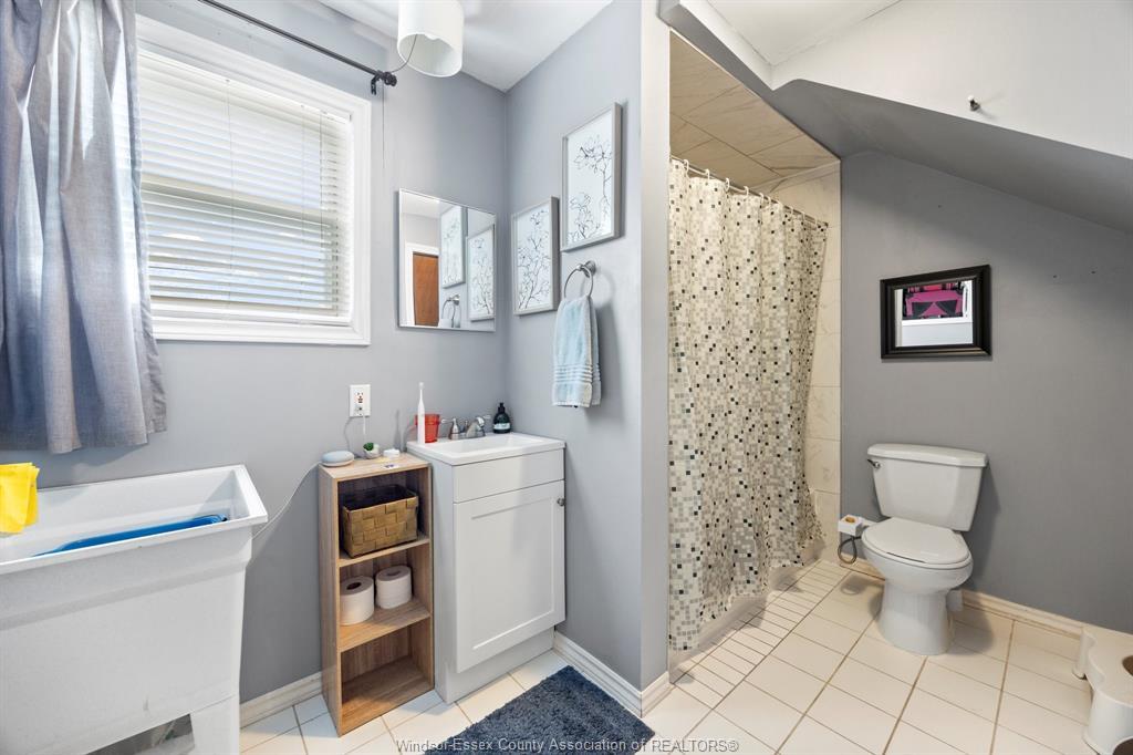 1130 Langlois, Windsor, ON
