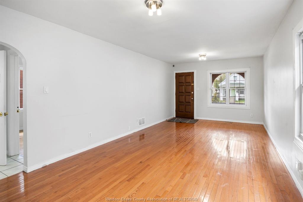 1130 Langlois, Windsor, ON