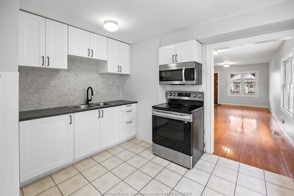 1130 Langlois, Windsor, ON