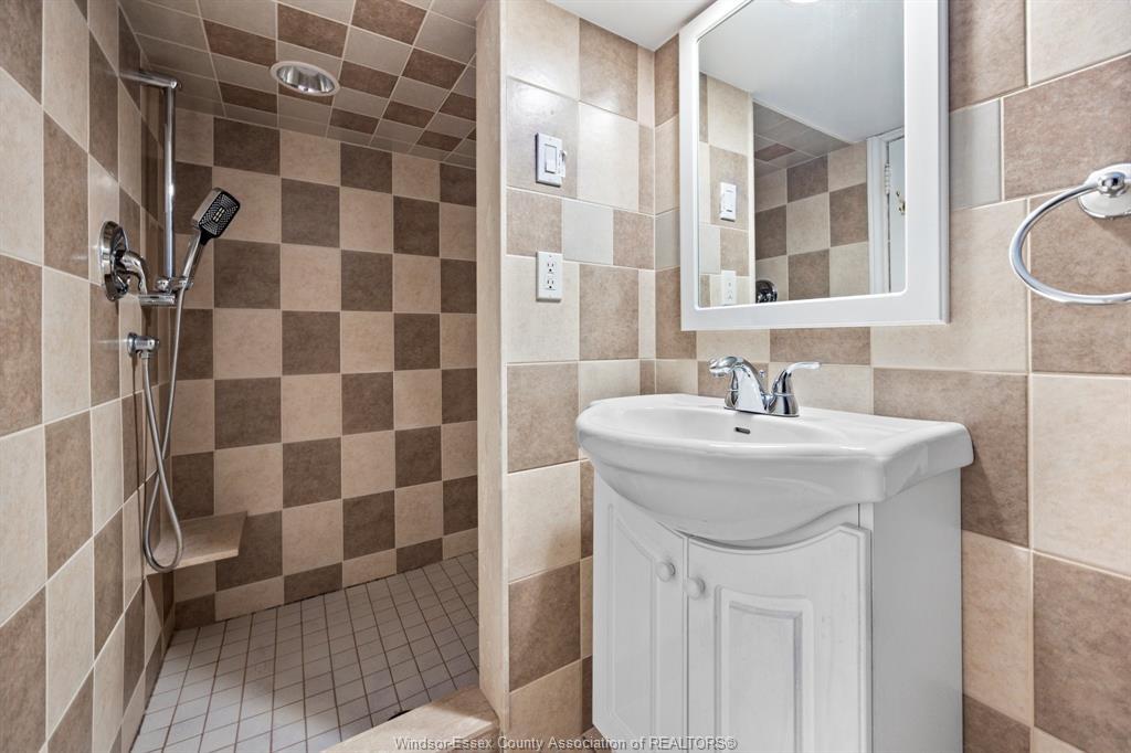 1130 Langlois, Windsor, ON