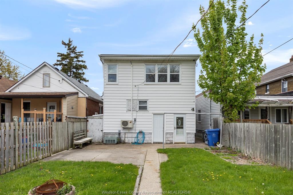 1130 Langlois, Windsor, ON