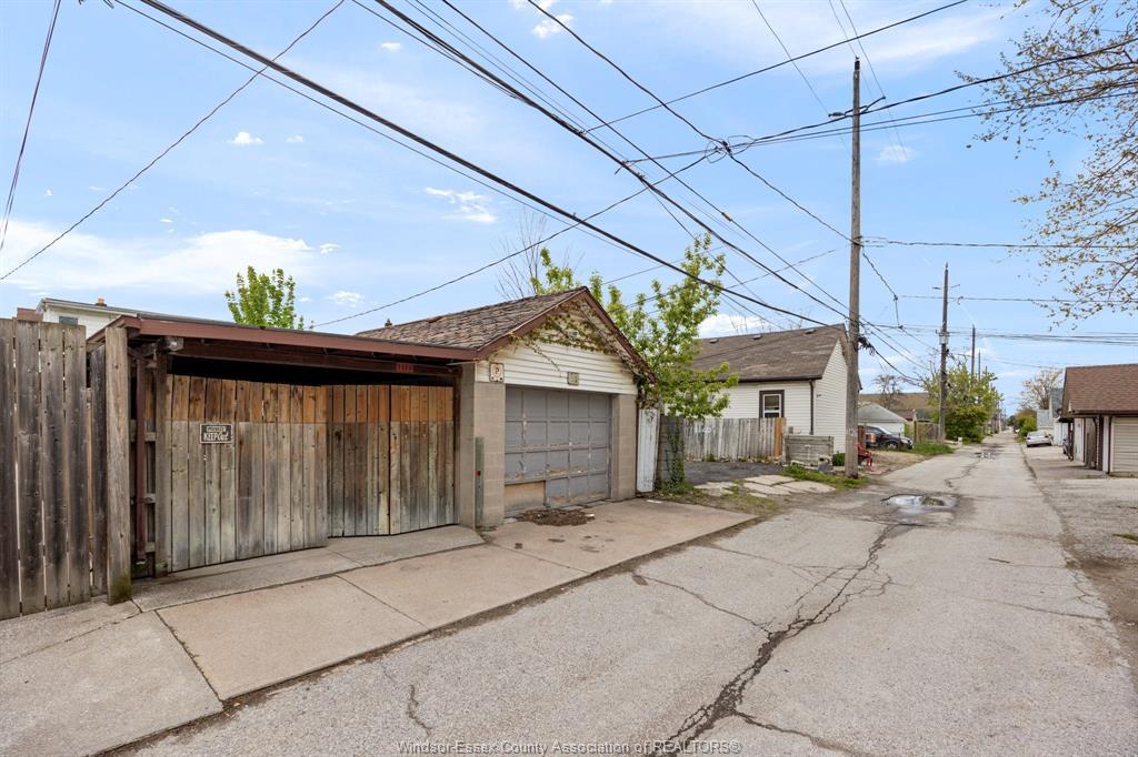 1130 Langlois, Windsor, ON