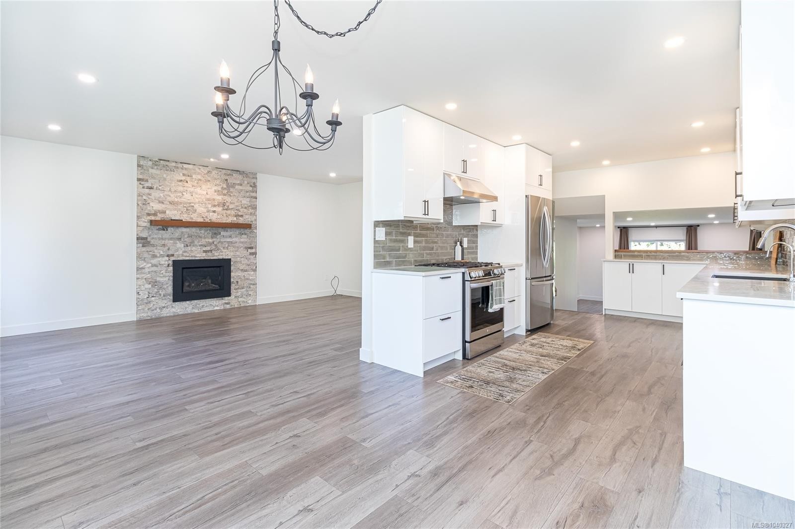 763 Viaduct Ave East, Saanich, BC
