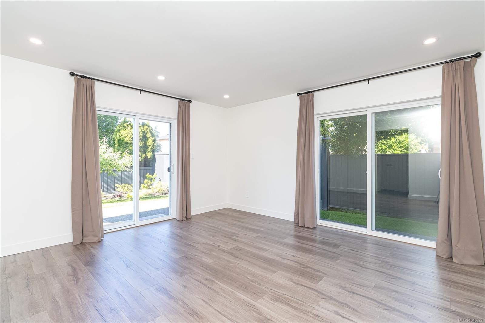 763 Viaduct Ave East, Saanich, BC