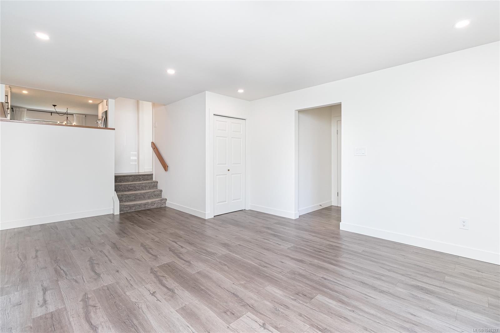 763 Viaduct Ave East, Saanich, BC