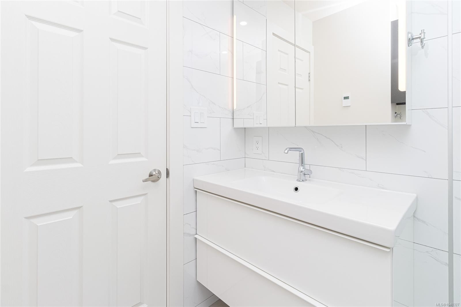 763 Viaduct Ave East, Saanich, BC