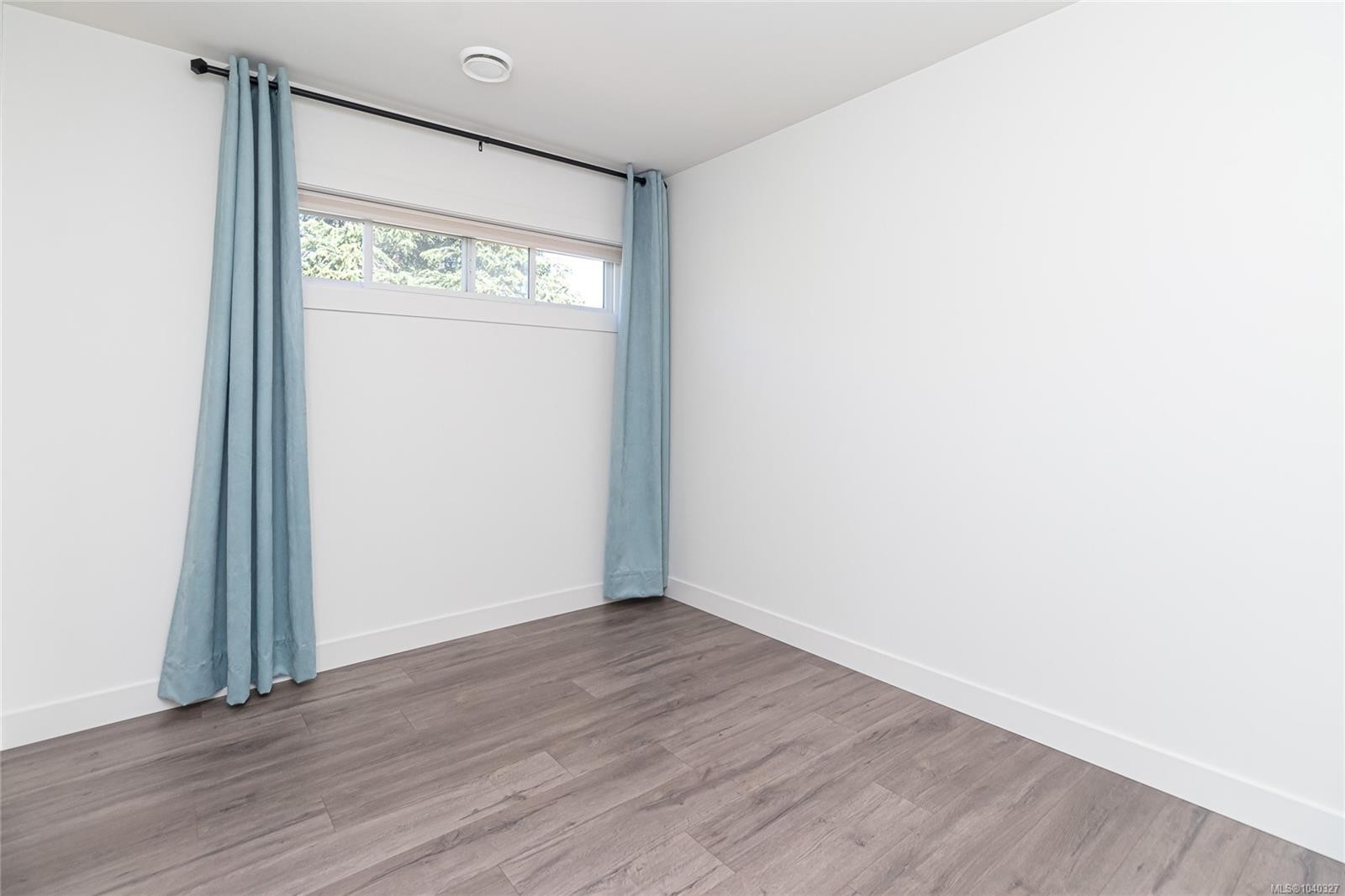 763 Viaduct Ave East, Saanich, BC