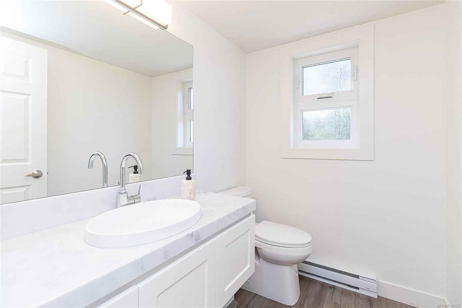 763 Viaduct Ave East, Saanich, BC