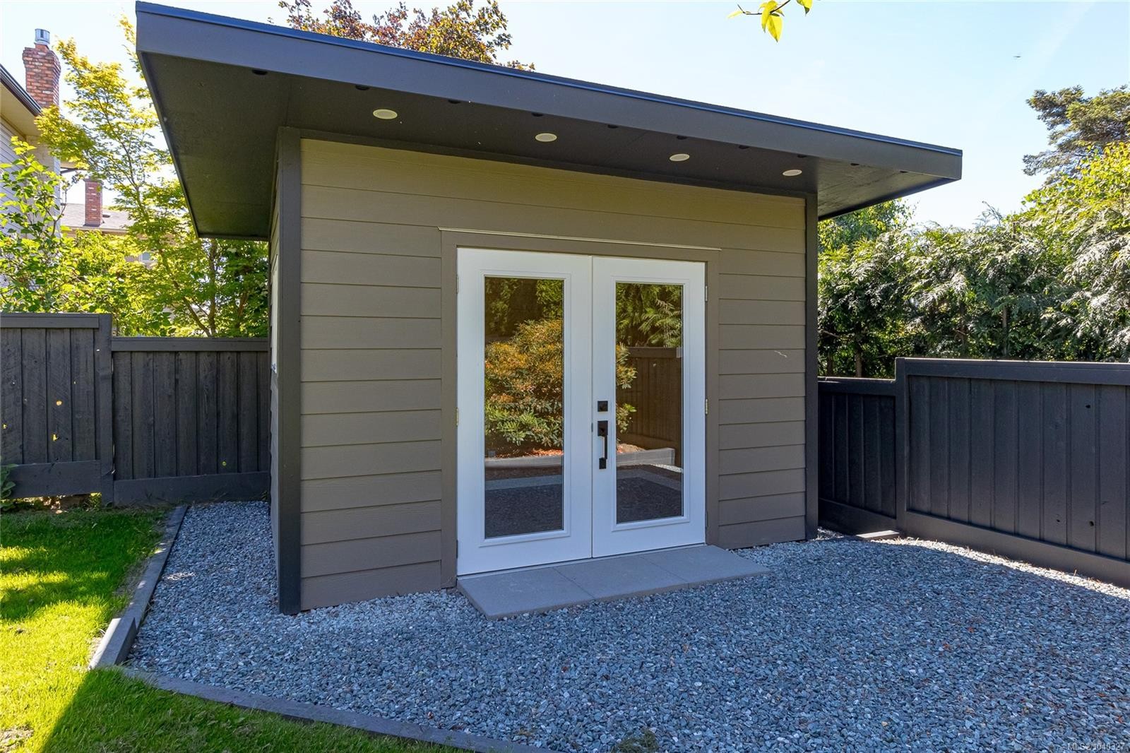 763 Viaduct Ave East, Saanich, BC