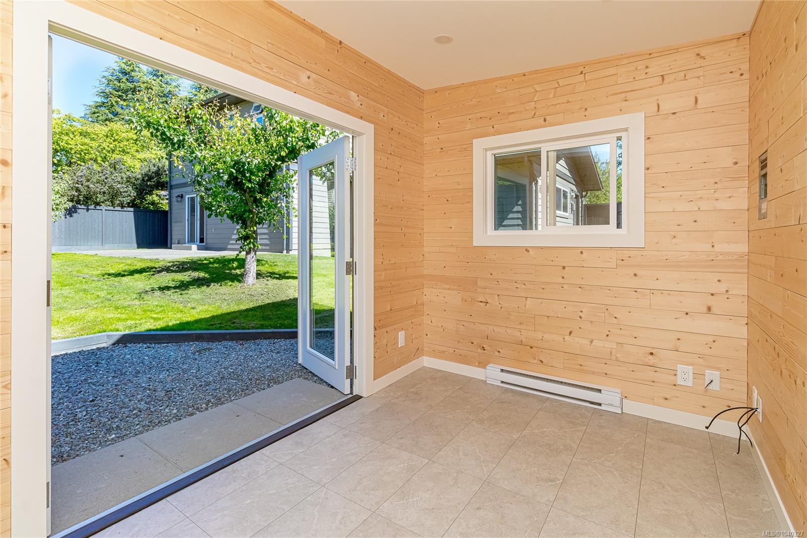 763 Viaduct Ave East, Saanich, BC