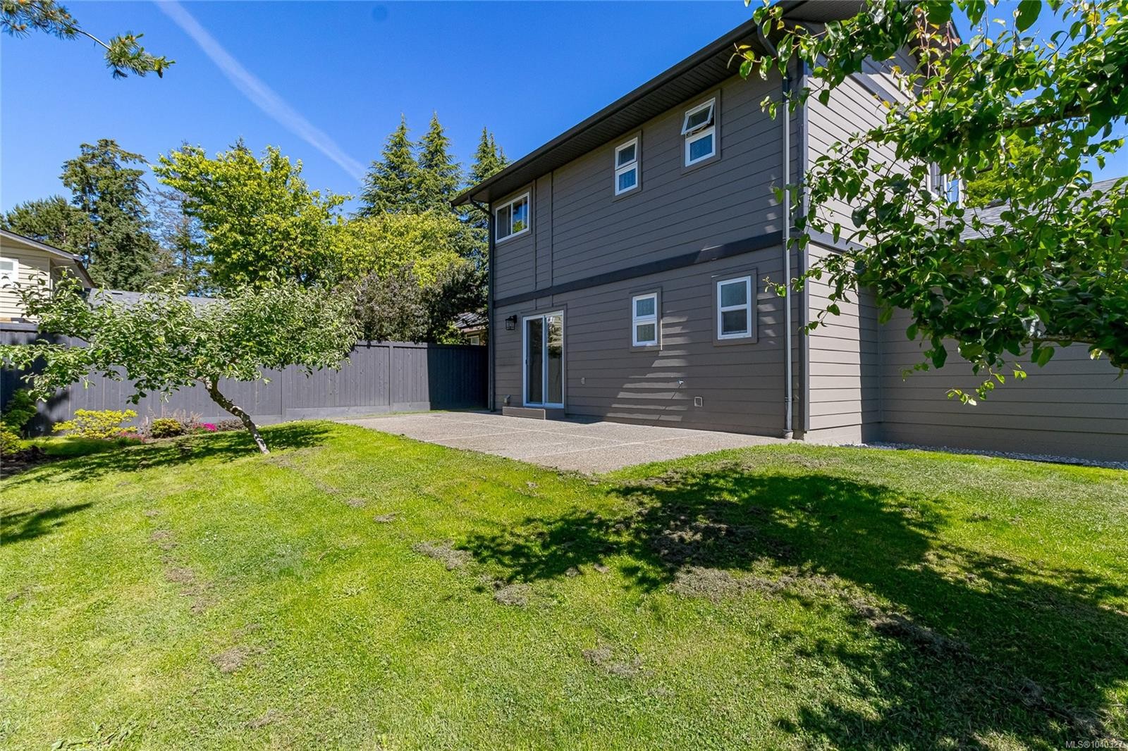 763 Viaduct Ave East, Saanich, BC