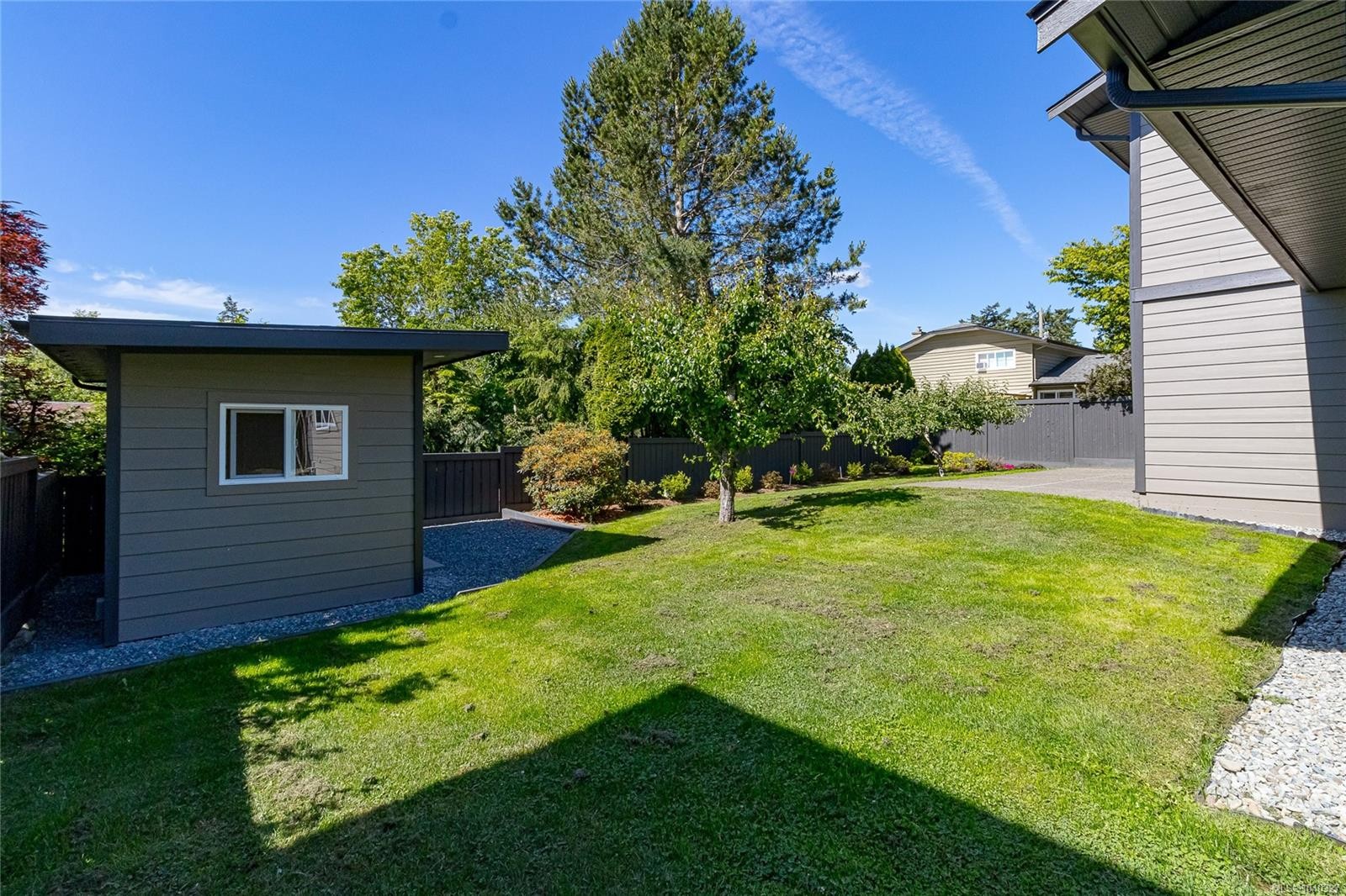 763 Viaduct Ave East, Saanich, BC