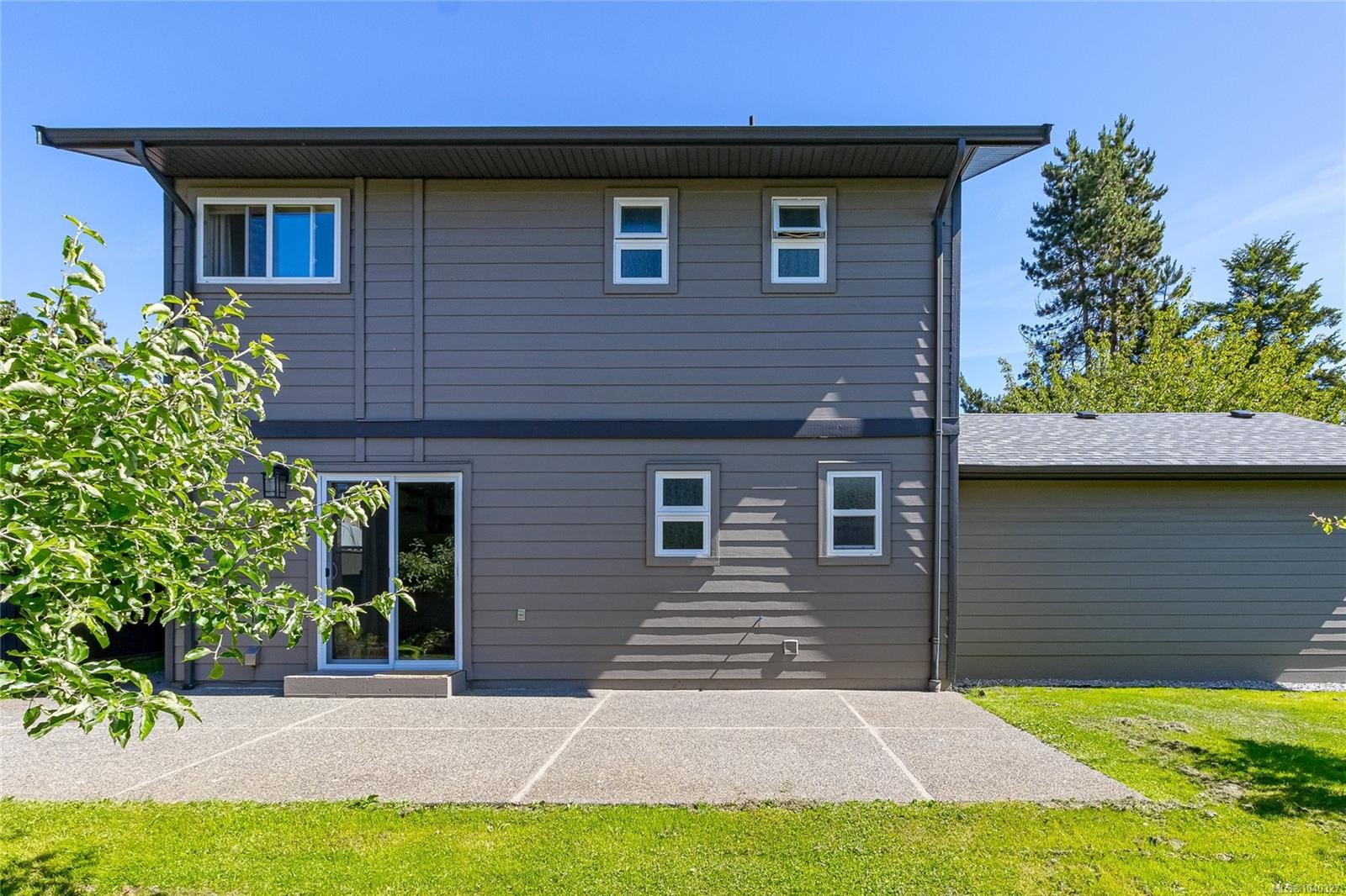 763 Viaduct Ave East, Saanich, BC
