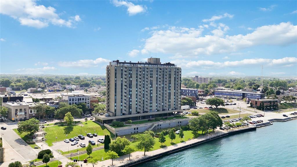 1208-155 Front Street North, Sarnia, ON