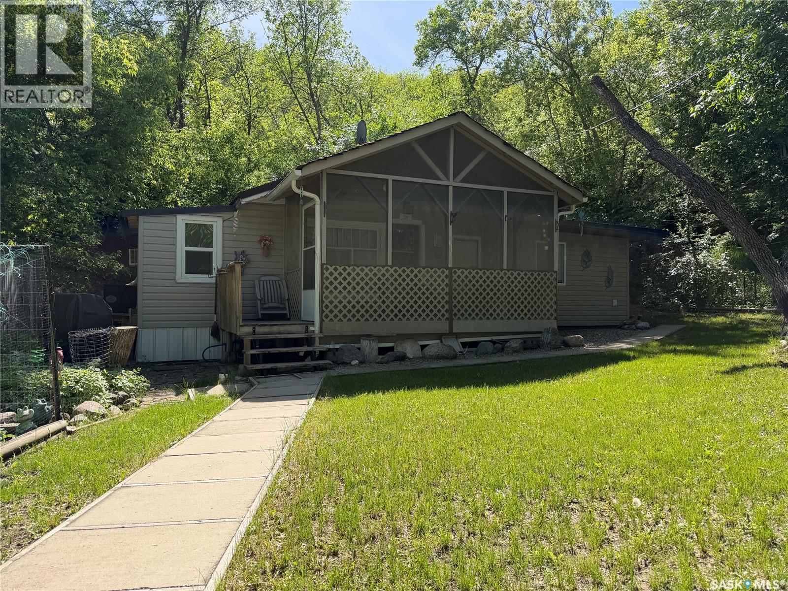 825 Tatanka Drive, South Lake, SK